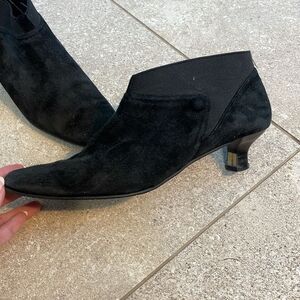 Van Eli Black Suede Shooties Ankle Boots size 8.5